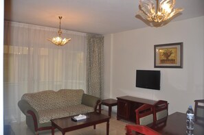 Flat-screen TV - Royal Plaza Hotel Apartments (Dubai)