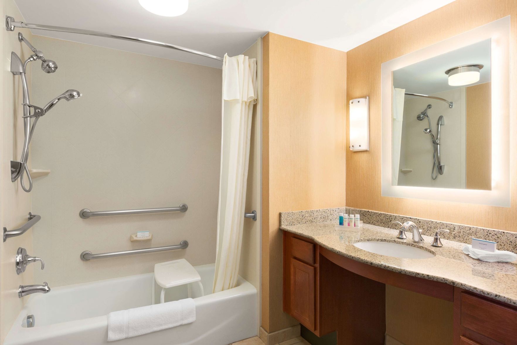 Bathroom | Free toiletries, hair dryer, bathrobes, towels