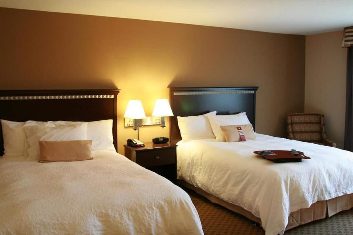 Premium bedding, iron/ironing board, free cots/infant beds