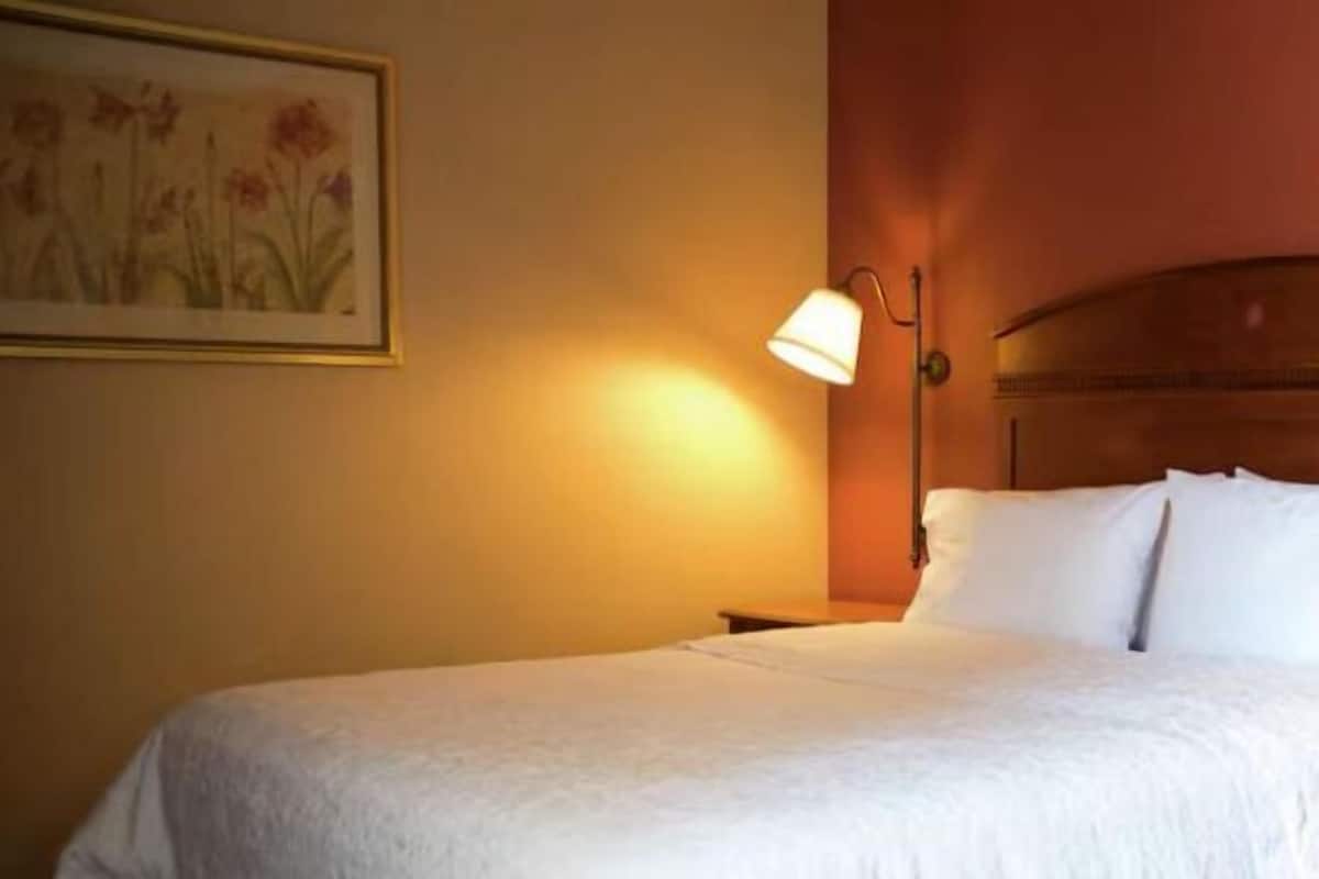 In-room safe, iron/ironing board, free cribs/infant beds