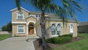 Front of property - Fairways Florida Villas (Davenport)