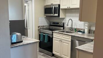 Studio (CAM-S) | Private kitchen | Full-size fridge, microwave, oven, stovetop