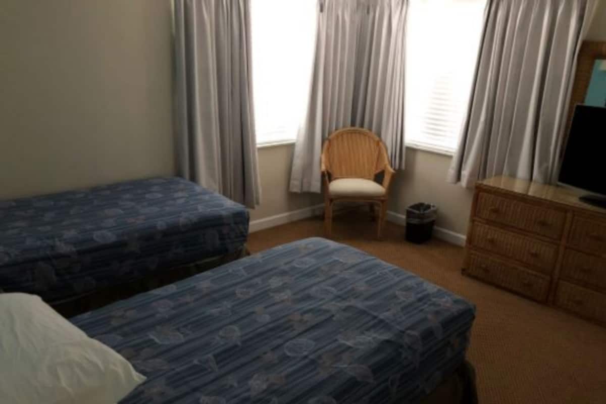 Two Bedroom (CAM-2) | 2 bedrooms, desk, iron/ironing board, free WiFi