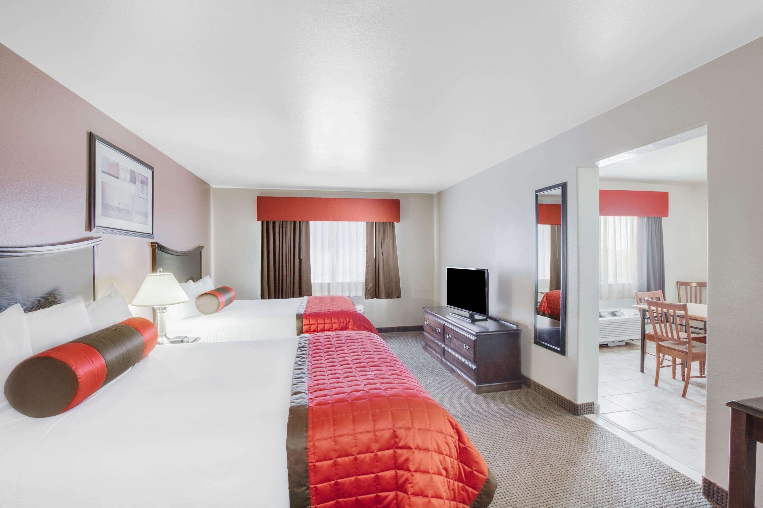 Coffres-forts dans les chambres, bureau, rideaux occultants