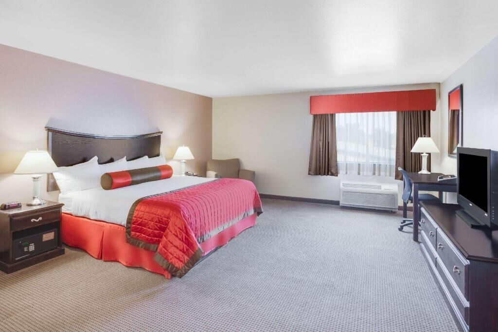 Coffres-forts dans les chambres, bureau, rideaux occultants