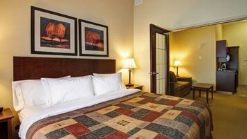 Suite, 1 kingsize-seng, ikke-røyk | Skrivebord, strykejern/-brett og barnesenger (inkludert)