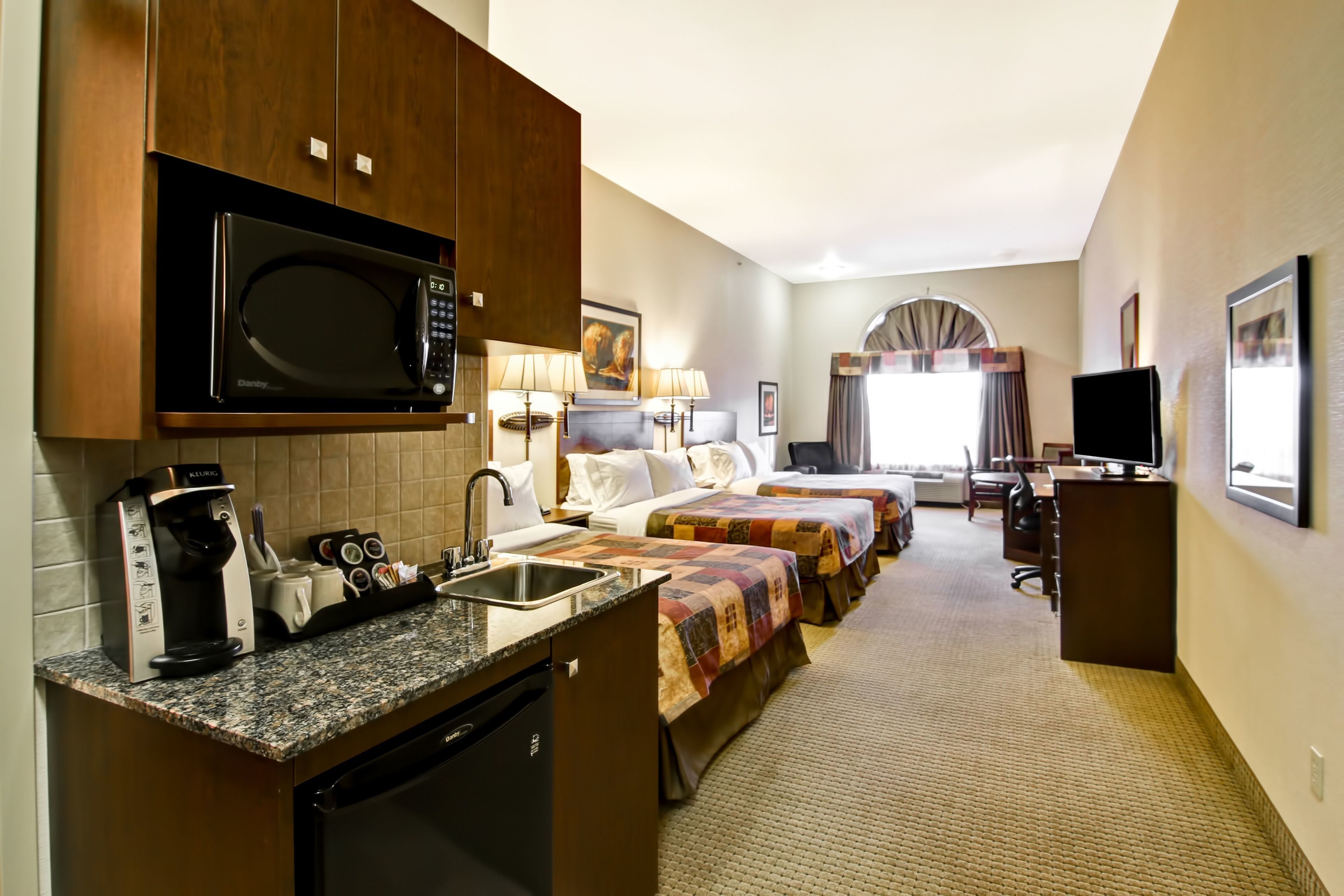 standard room | desk, iron/ironing board, free cots/infant beds, free wifi