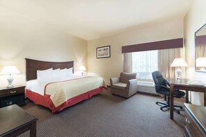 In-room safe, desk, iron/ironing board, rollaway beds - Baymont by Wyndham Perryton (Perryton)