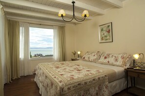 Down duvets, Select Comfort beds, minibar, in-room safe - Blanca Patagonia Boutique Inn and Cabins (El Calafate)
