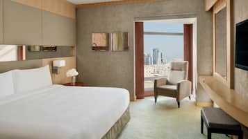 Minibar, in-room safe, individually decorated, individually furnished