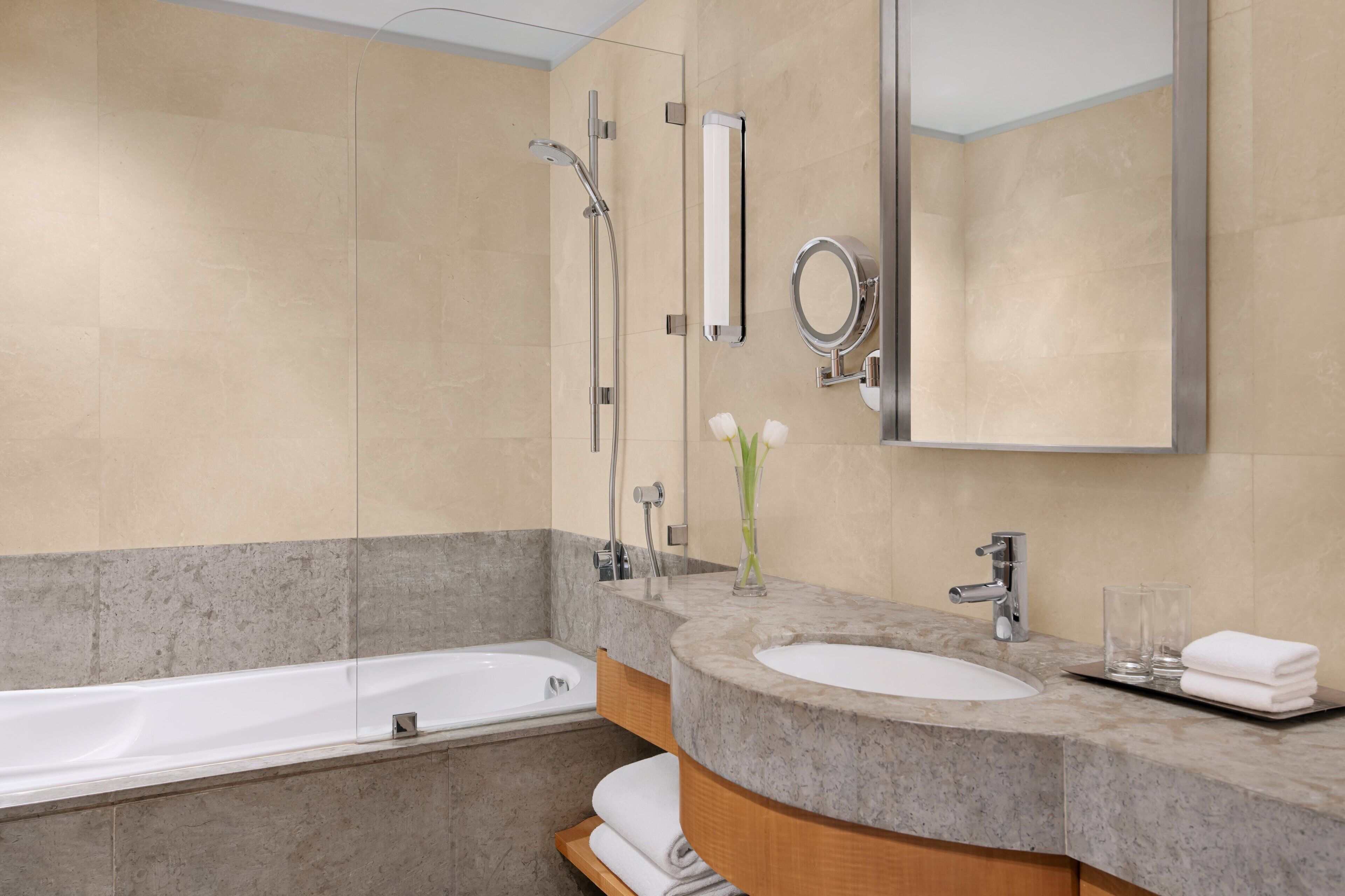 Suite, 1 Bedroom (Diplomatic, Dining) | Bathroom