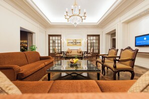 Luxury Suite, 1 Bedroom, Kitchen (Dining, Bath, View) | Minibar, in-room safe, individually decorated, individually furnished - Intercontinental Al Khobar by IHG (Al Khobar)