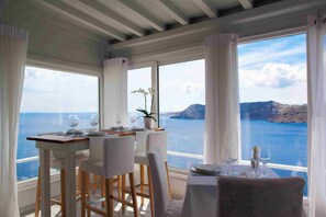 Serviço de café da manhã, culinária mediterrânea, vistas para a piscina 