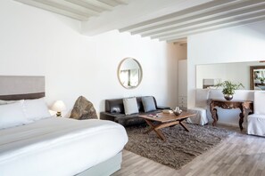 Deluxe Suite, Private Pool, Sea View | Down comforters, Tempur-Pedic beds, minibar, in-room safe