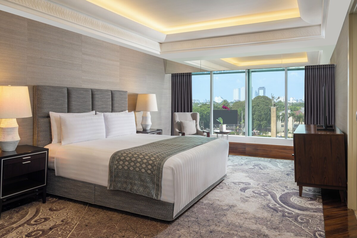 Suite, 1 très grand lit, vue sur la ville (Diplomatic Suite) | Literie de qualité, lit avec matelas à plateau-coussin
