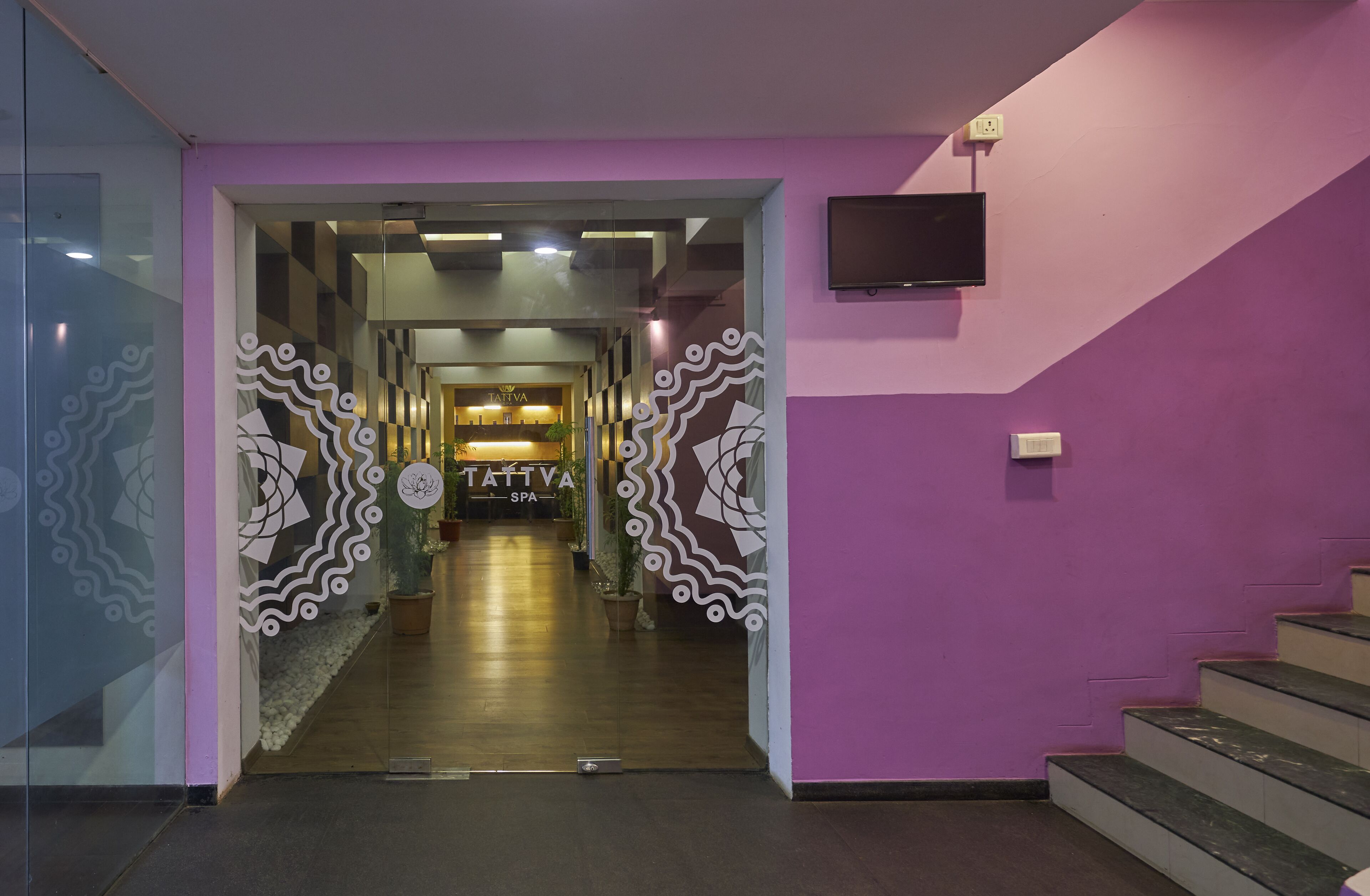 Couples treatment room(s), steam room, body treatments, hydrotherapy