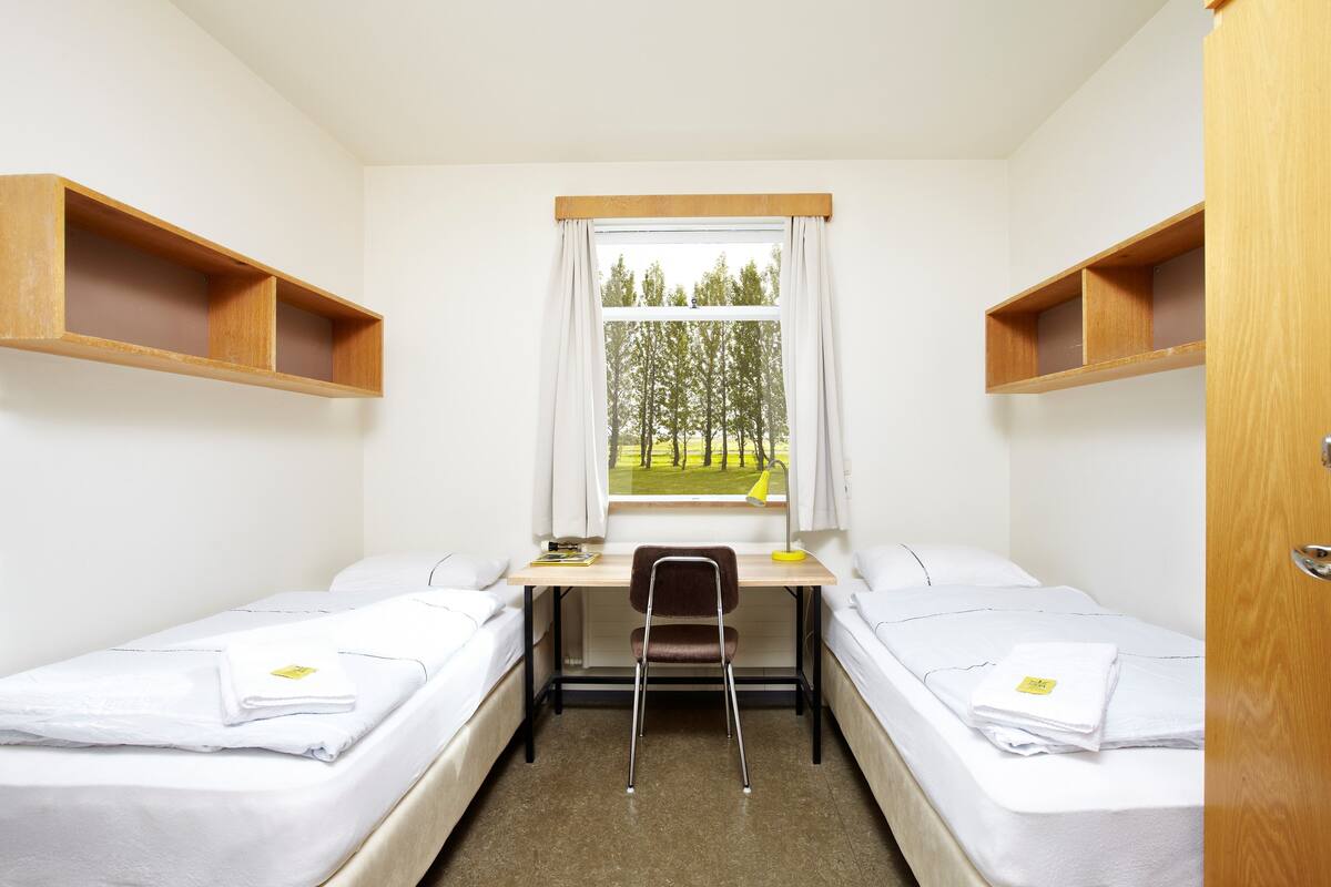 Twin Room with shared bathroom