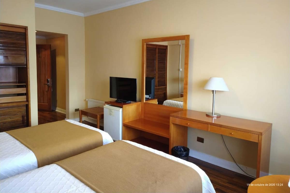 Standard Twin Room, 2 Single Beds | Premium bedding, pillow-top beds, minibar, in-room safe