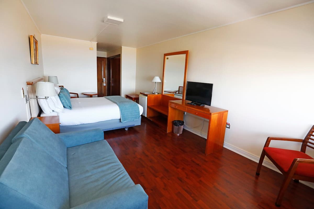 Premium bedding, pillow-top beds, minibar, in-room safe