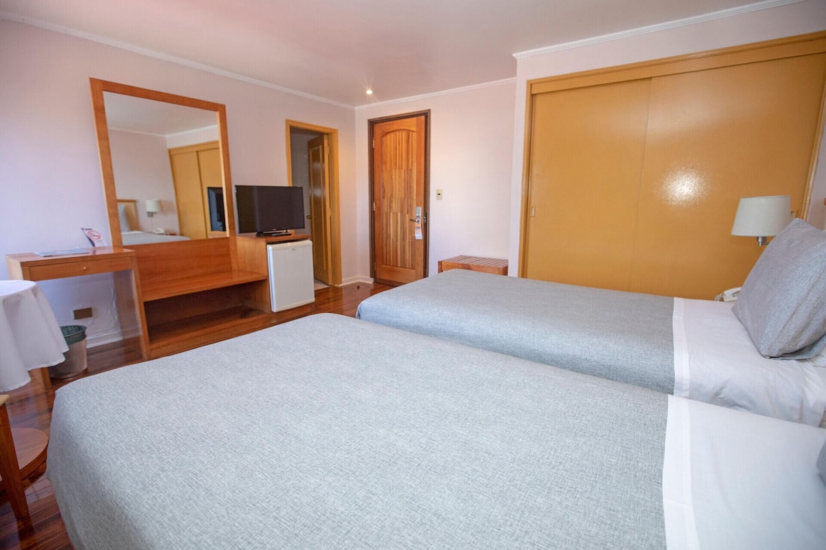 Premium bedding, pillow-top beds, minibar, in-room safe