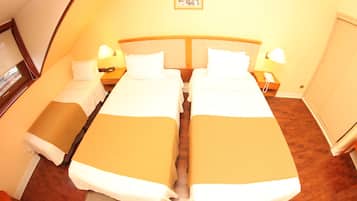 Premium bedding, pillow-top beds, minibar, in-room safe