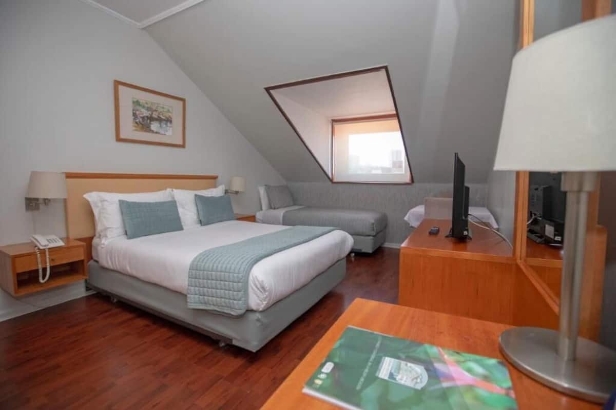 Premium bedding, pillow-top beds, minibar, in-room safe