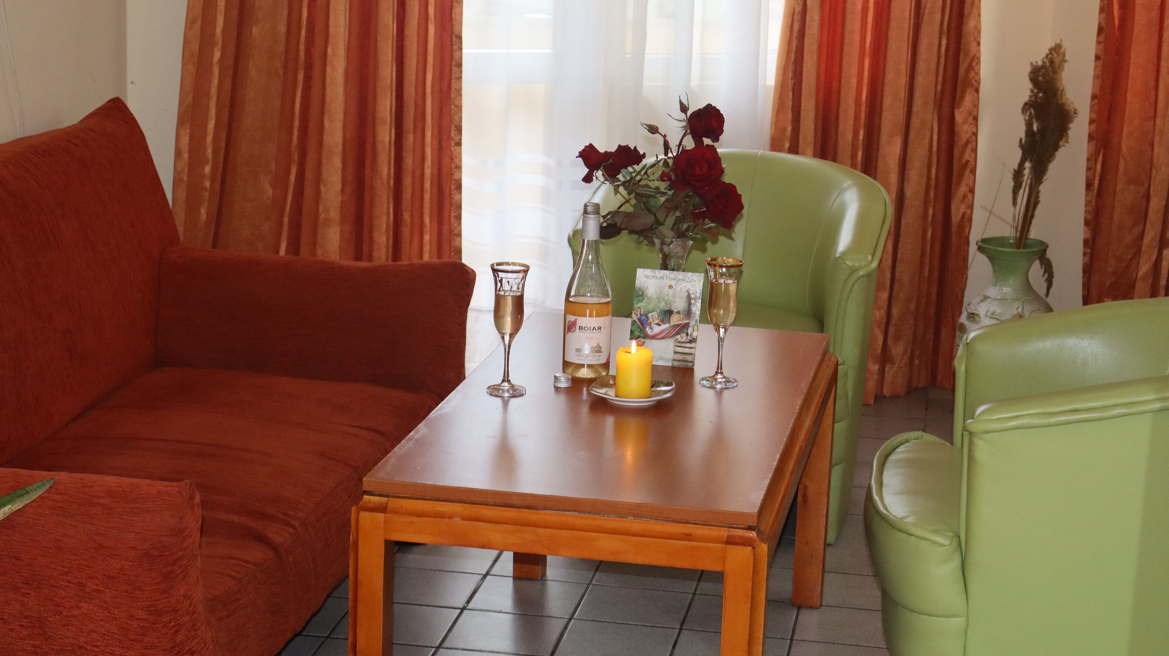 egyptian cotton sheets, select comfort beds, in-room safe, desk