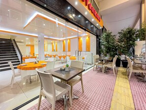 Breakfast, lunch, dinner served; Greek cuisine