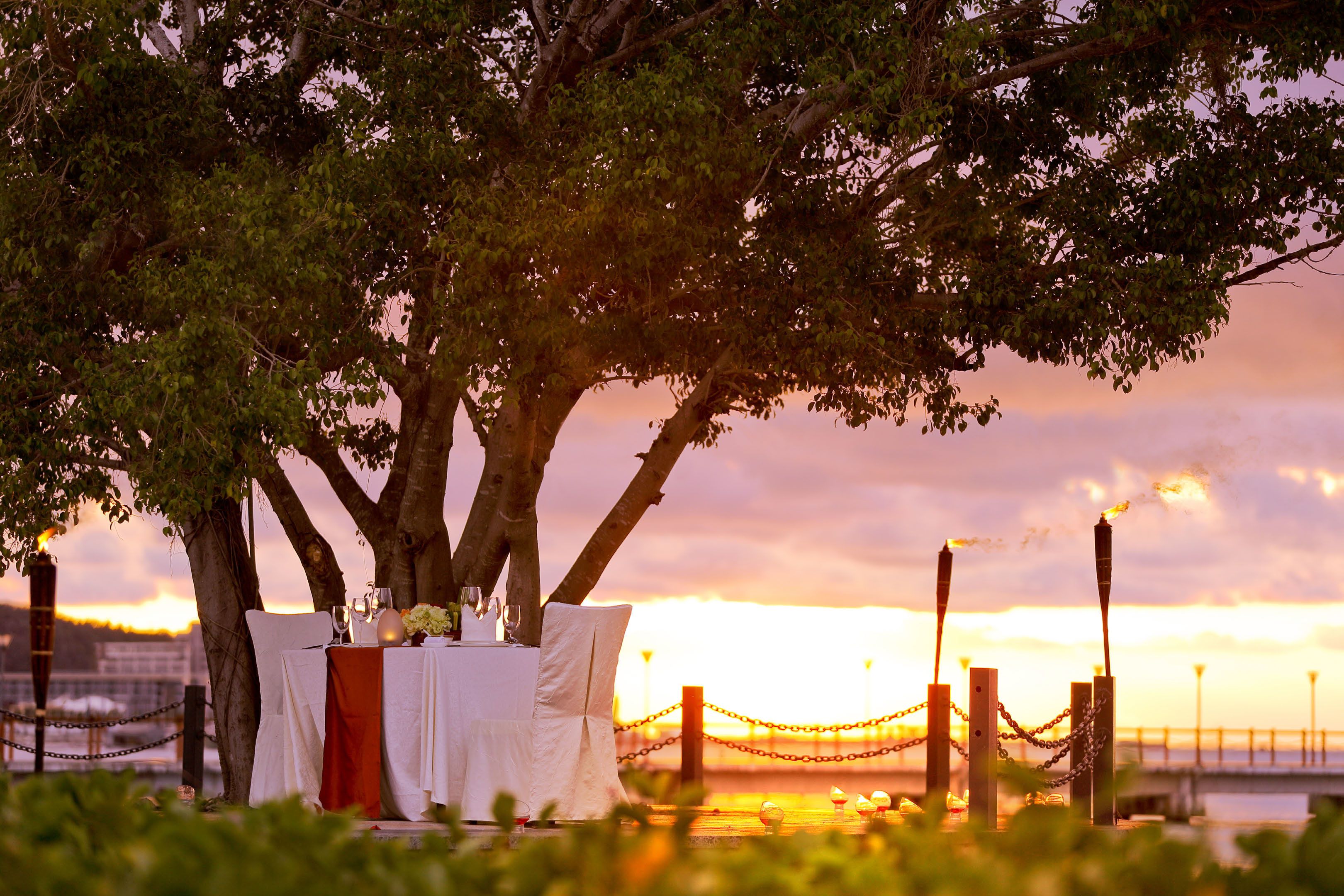 2 Restaurants, Frühstück, Mittagessen, Abendessen, thailändische Küche