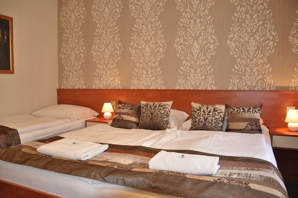 Minibar, in-room safe, desk, iron/ironing board