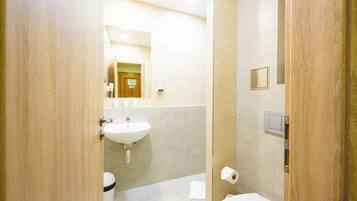 Triple Room | Minibar, in-room safe, desk, iron/ironing board (on request)