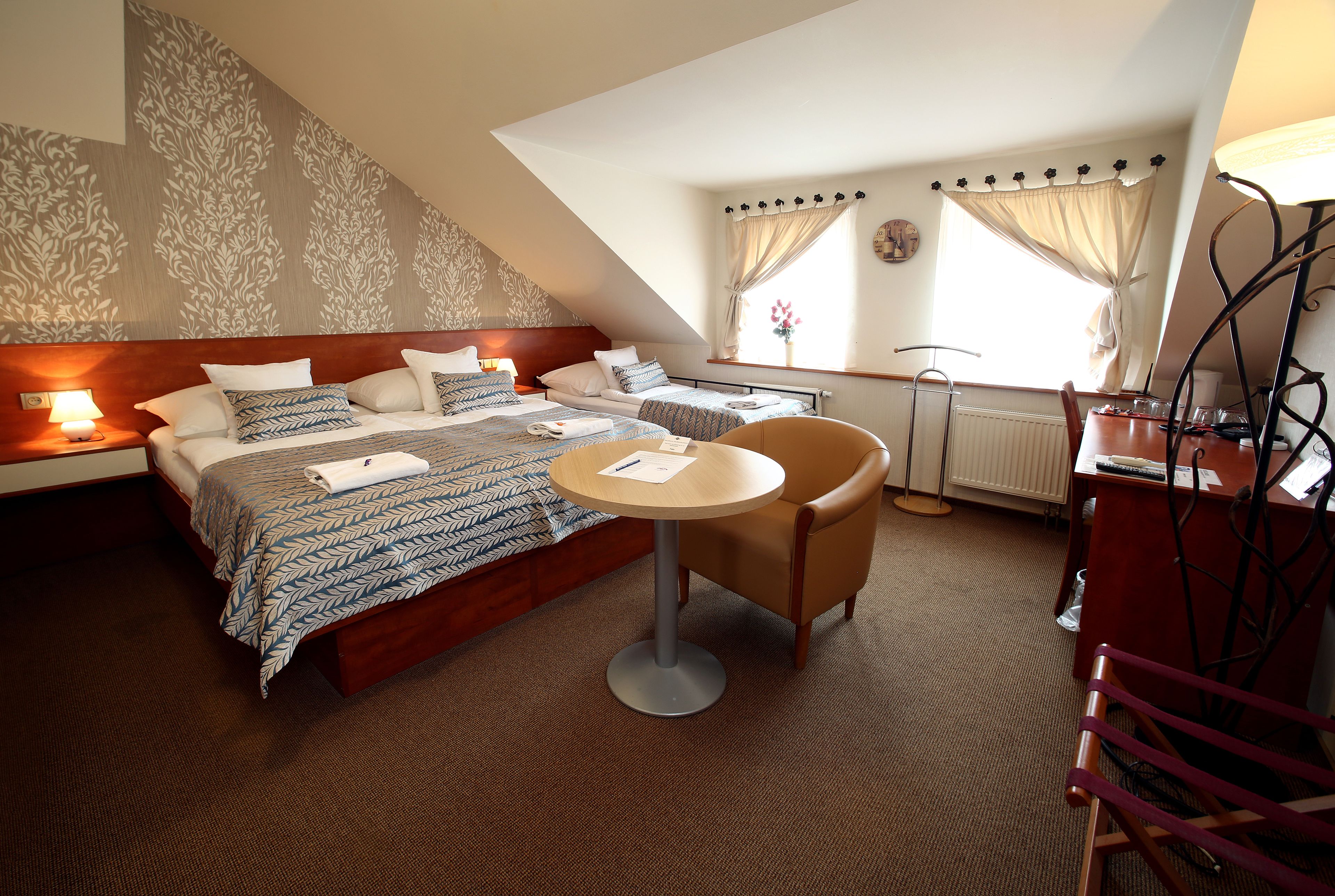 triple room | 1 bedroom, minibar, in-room safe, desk