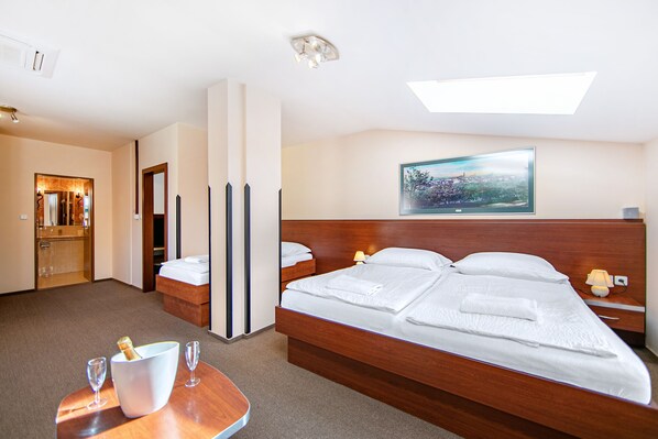 Chambre Deluxe | Centre d’affaires dans la chambre