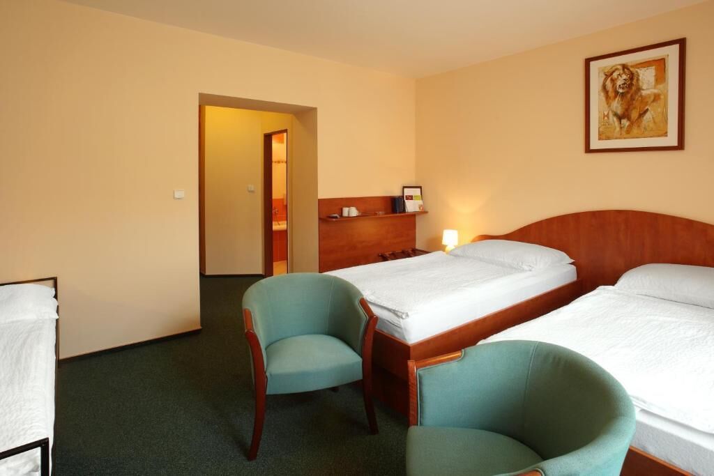 1 bedroom, in-room safe, desk, iron/ironing board