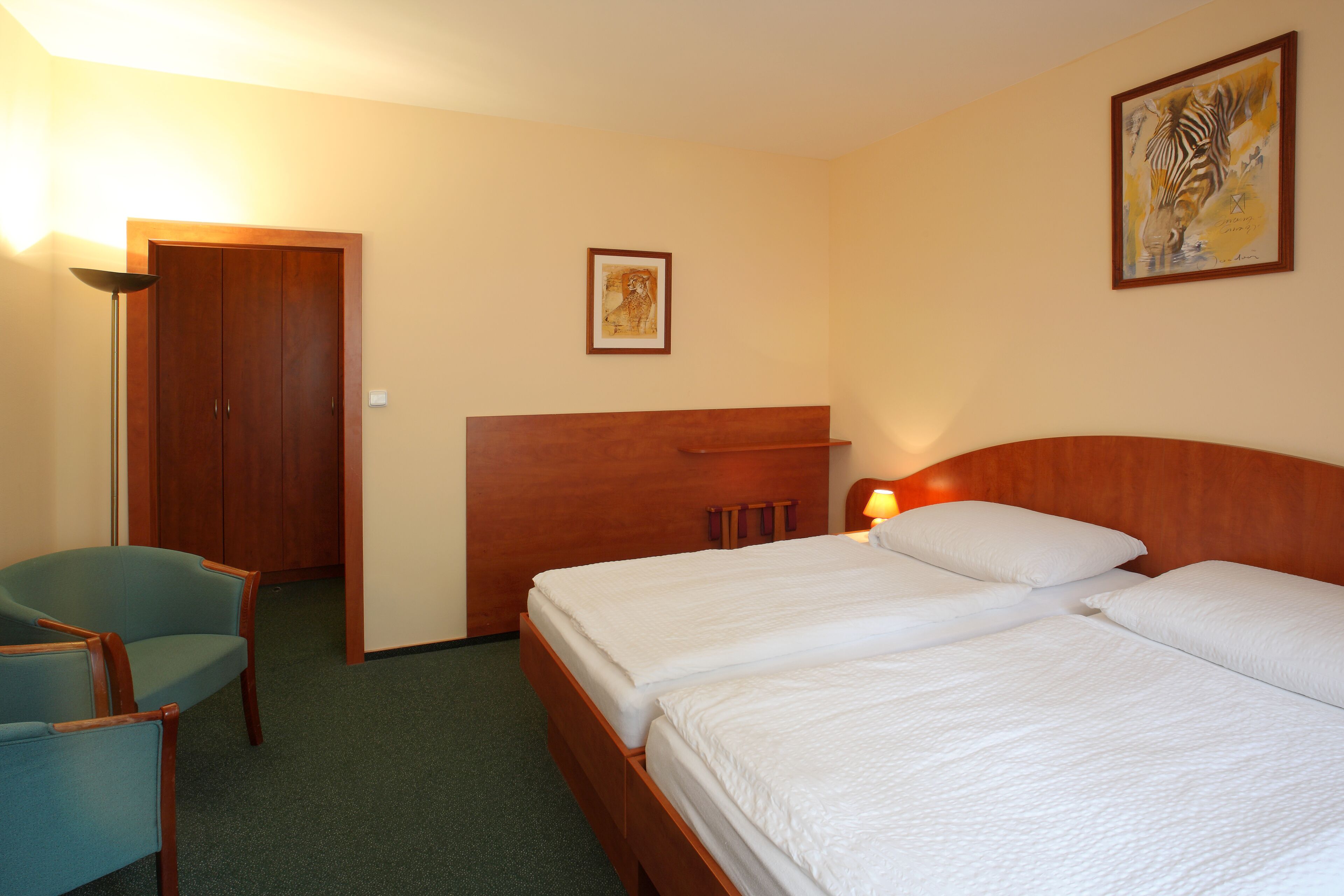 superior twin room | 1 bedroom, in-room safe, desk, iron/ironing board