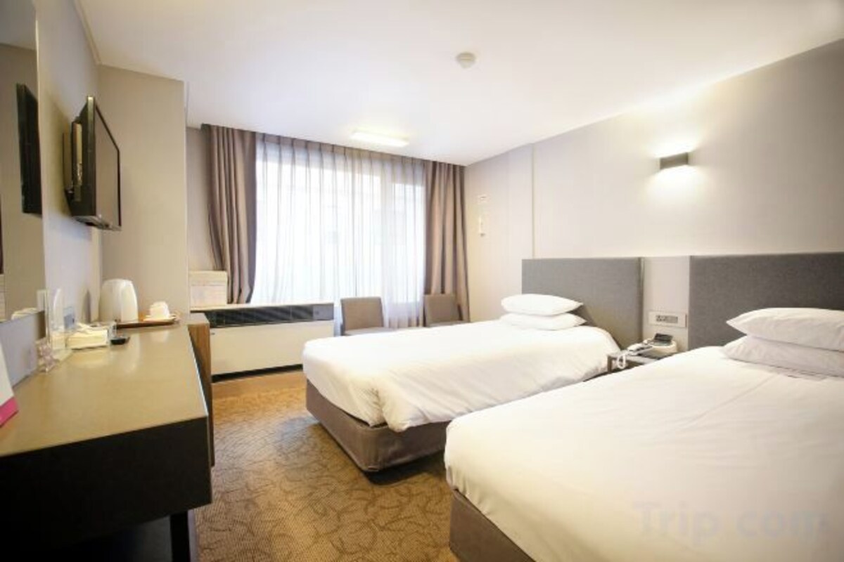 Junior Twin Room