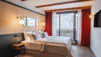 Superior Double Room | Premium bedding, in-room safe, desk, blackout drapes