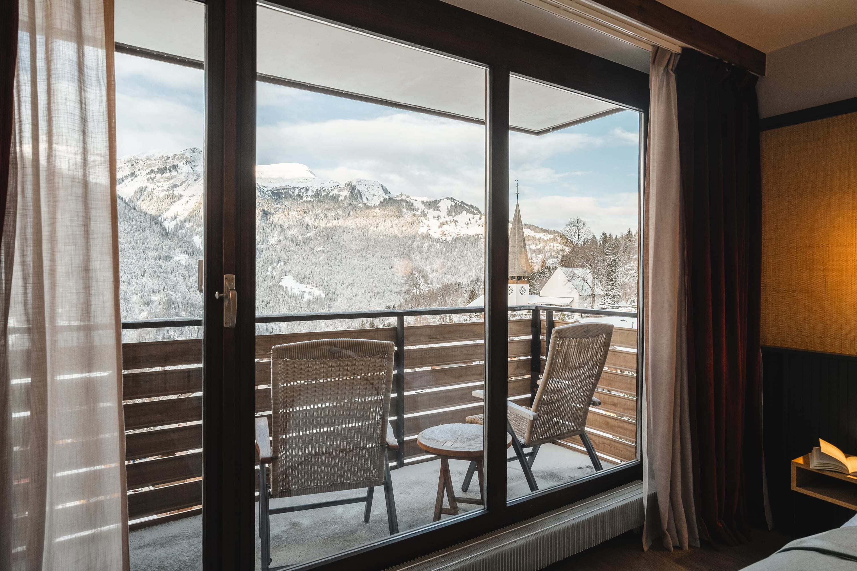 Superior tweepersoonskamer | Luxe beddengoed, een kluis op de kamer, een bureau