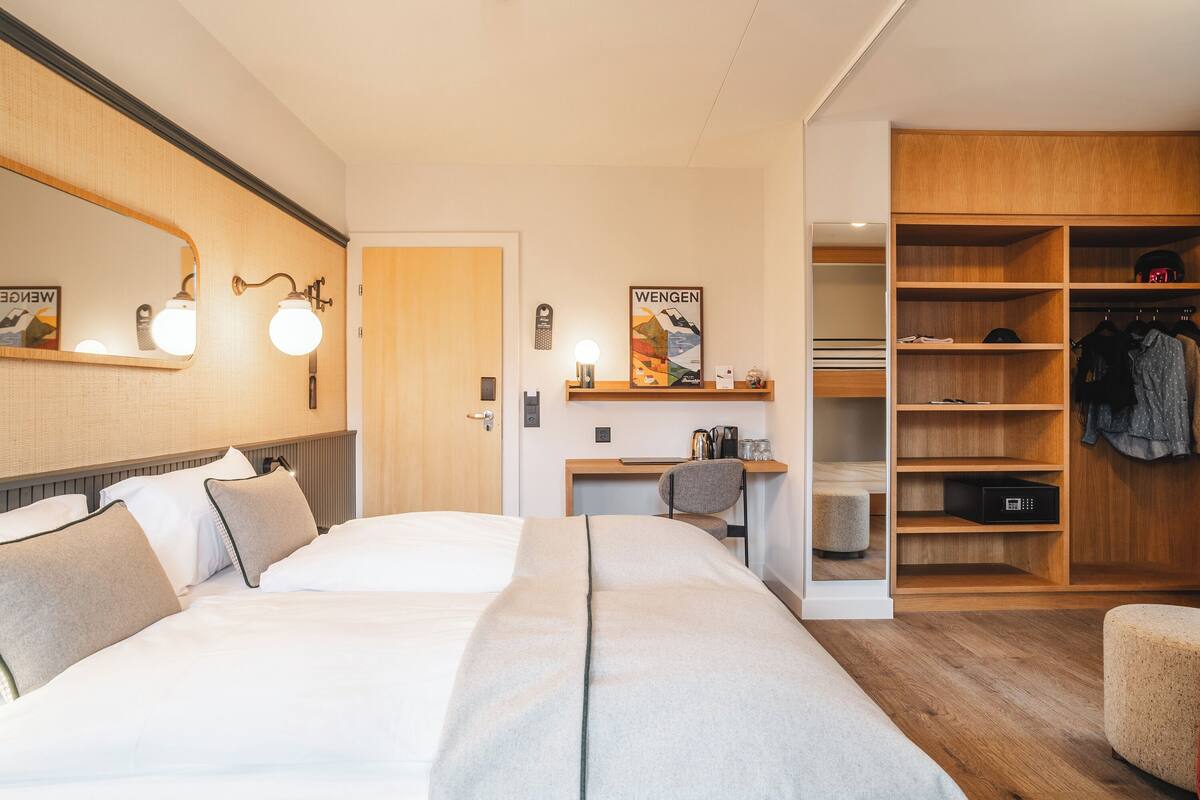 family room for 4 people | 1 bedroom, premium bedding, in-room safe, desk