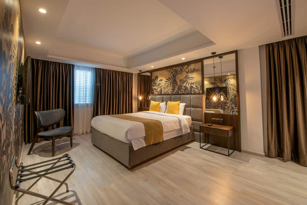 Almond Business Hotel