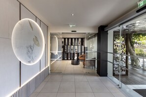 Property entrance - Almond Business Hotel (Nicosia)
