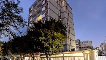 Façade de l’hébergement - soirée/nuit
