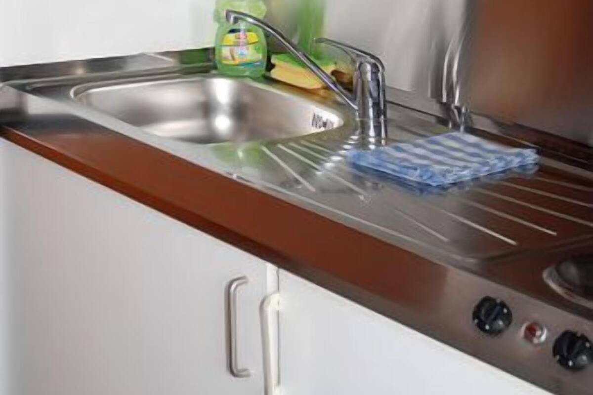 Fridge, microwave