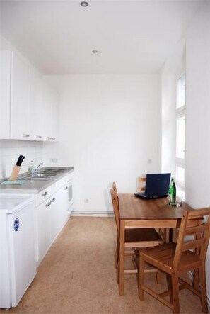 Family Apartment | Private kitchenette
