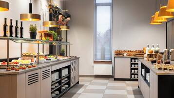 Daily buffet breakfast (EUR 16 per person)