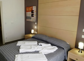 In-room safe, blackout drapes, iron/ironing board, bed sheets - Capital Coast Resort & Spa (Paphos)