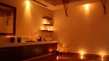 Sauna, hot tub, Turkish bath/hammam, body treatments, facials