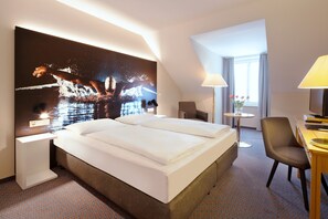 Superior Double Room | Hypo-allergenic bedding, in-room safe, desk, blackout drapes - Erikson Hotel (Sindelfingen)