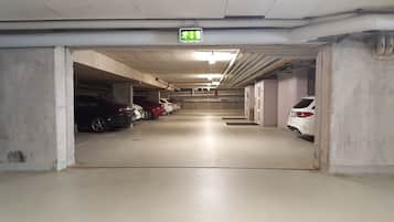 Estacionamiento: 14.00 por dĂa