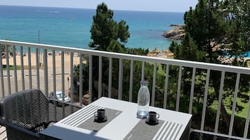 Estudi prèmium, 1 dormitori, vistes a la platja | Caixa forta a l'habitació, escriptori, wifi gratuïta i roba de llit